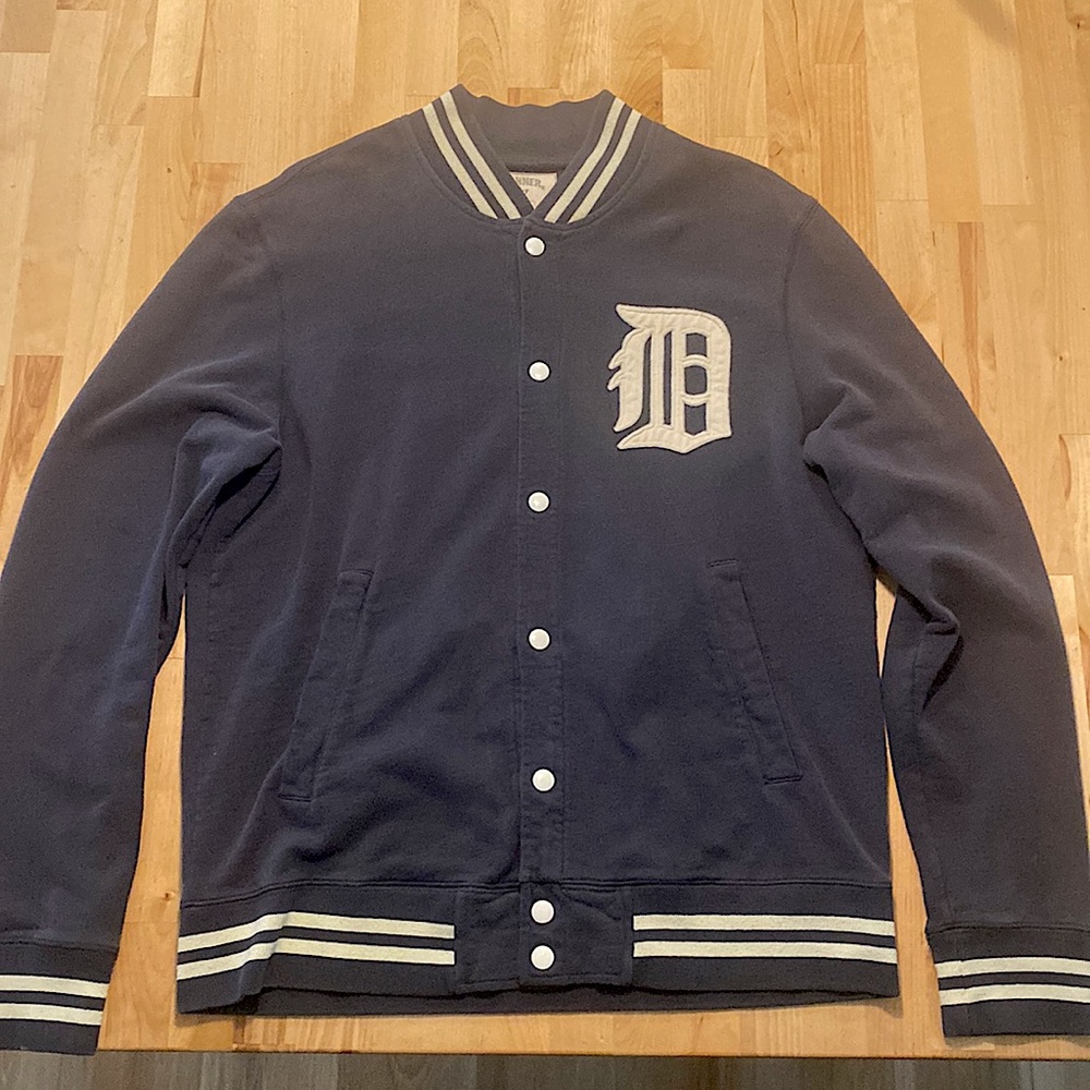 Detroit Tigers ‘47 brand button up sweatshirt